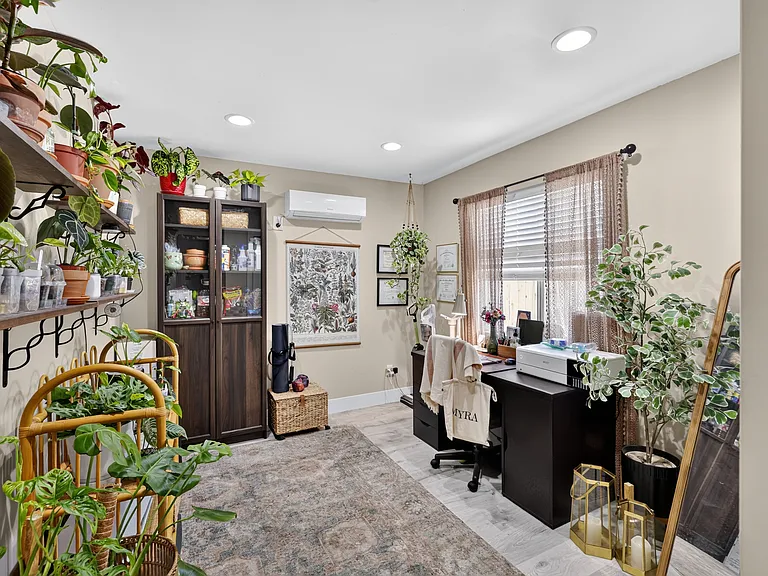 317 E I St #1/2 — Photo 3