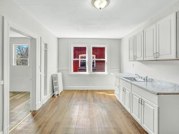 5th image of 22 Harper St APT 3