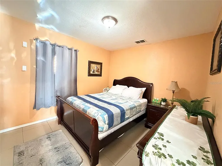 2453 Ridge Ave — Photo 5