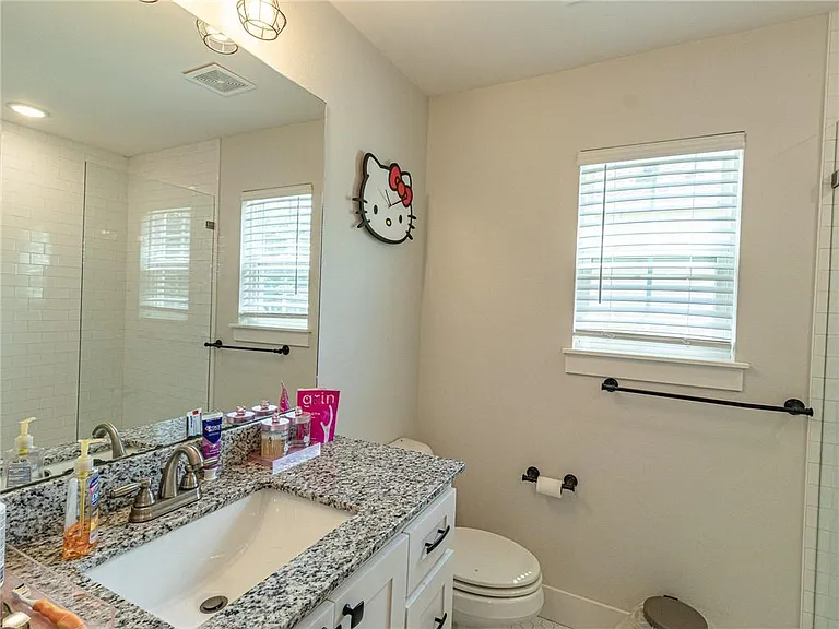 318 E Martin Luther King Jr Blvd — Photo 14
