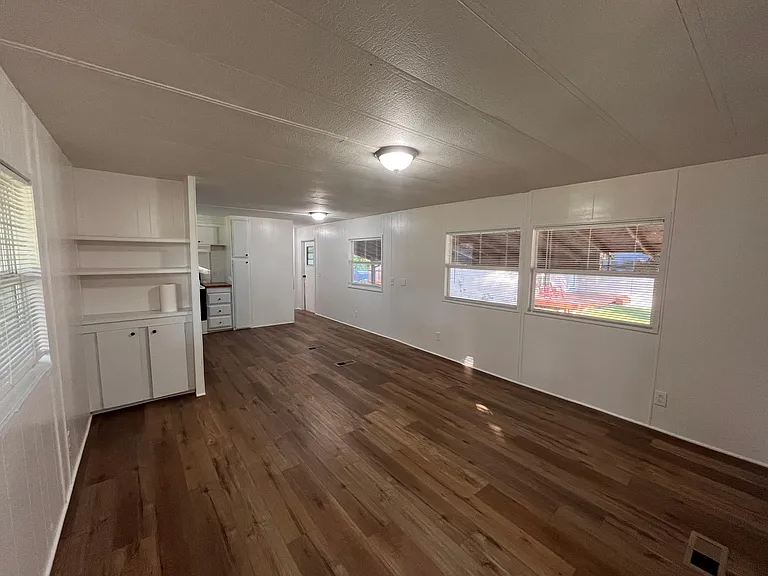 252 S Williams St — Photo 3