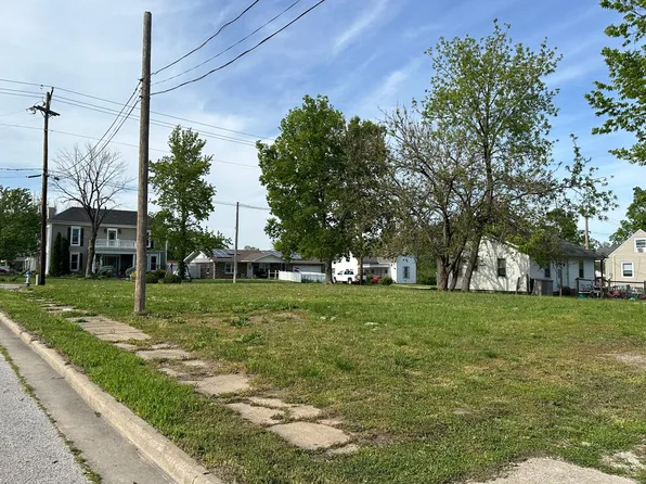 328 E Olive Street, Bolivar, MO 65613
