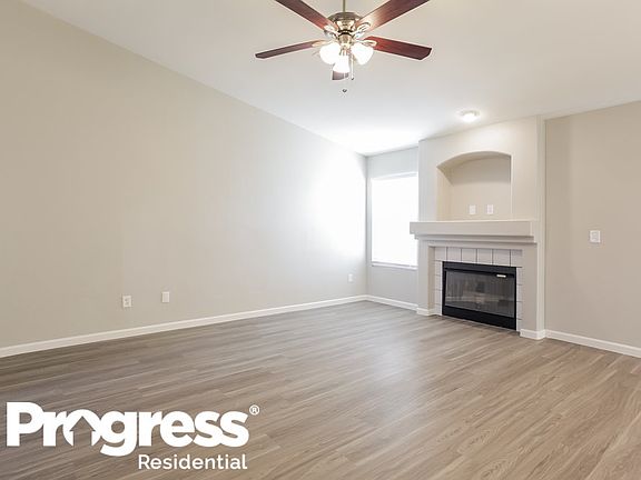 3rd image of 131 Queenswreath Dr