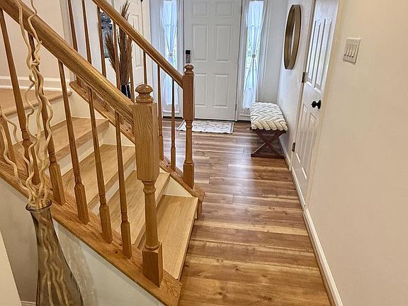3rd image of 210 Windsor Ct