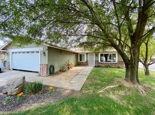 1300 Lacreta Ave, Madera, CA 93638