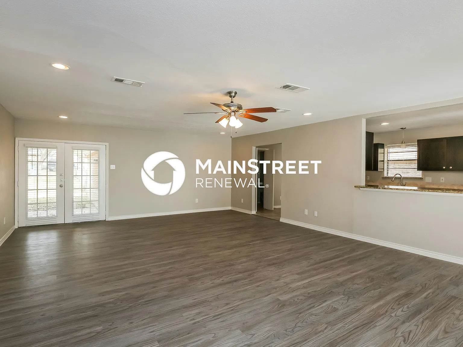 207 Point Royal Dr — Photo 3