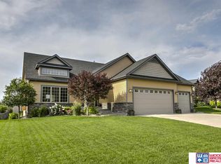 2433 Emily Ln, Lincoln, NE 68512