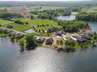 Shores Dr, Youngstown, OH 44514