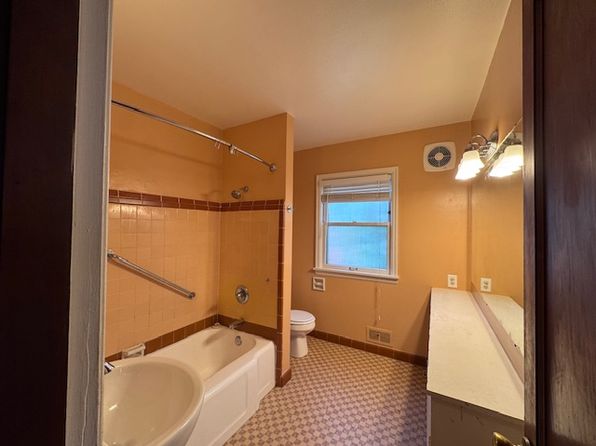 1431-1433 NE 46th Ave