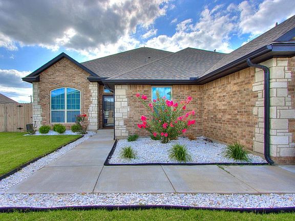 2nd image of 14201 Lucca Ln