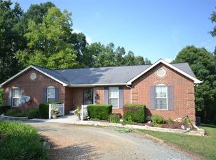 6792 Lawrence Farm Ln, Randleman, NC 27317