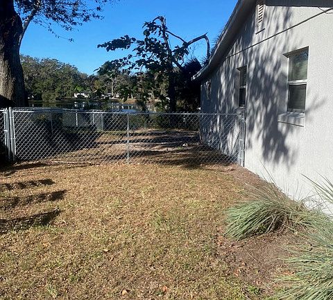 3rd image of 1309 Cambridge Dr #1309