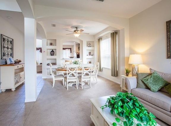 3rd image of 1071 Solana Cir