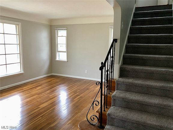 4th image of 11995 Woodview Blvd