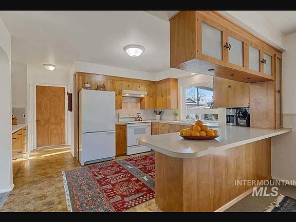 5th image of 343 Holland Dr