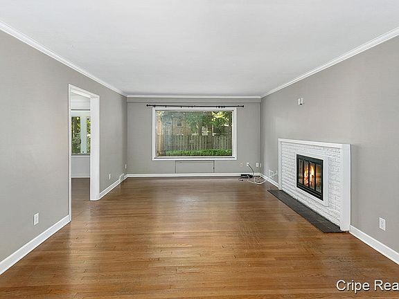 4th image of 2212 Anderson Dr SE