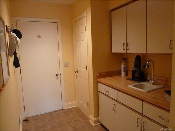 3rd image of 1258 Wellington Dr