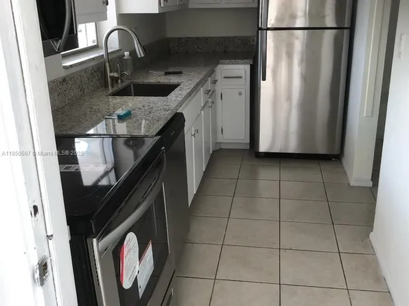 7340 SW 82nd St APT C204, Miami, FL 33143