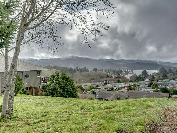 4th image of 2640 NE 49th Ct