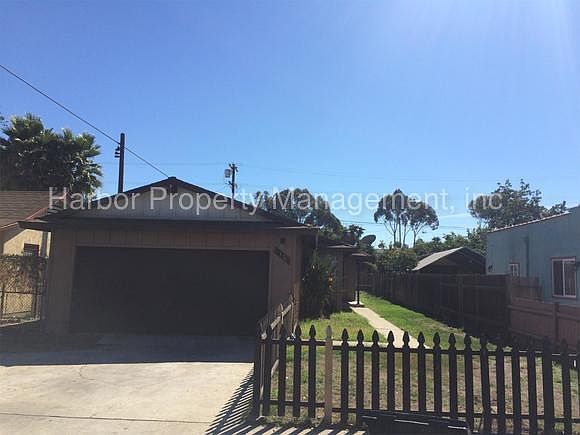 1st image of 320 E 116th St