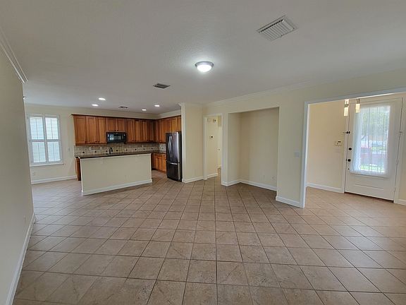 2nd image of 3300 Calumet Dr
