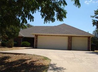 10160 Sand Plum Dr N, Edmond, OK 73025