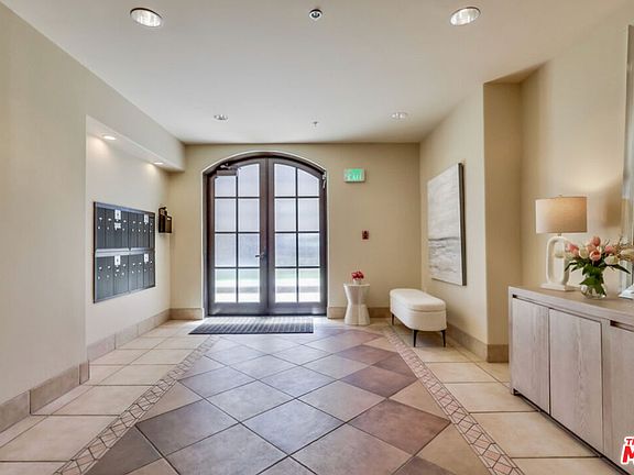 3rd image of 4202 Whitsett Ave APT 205