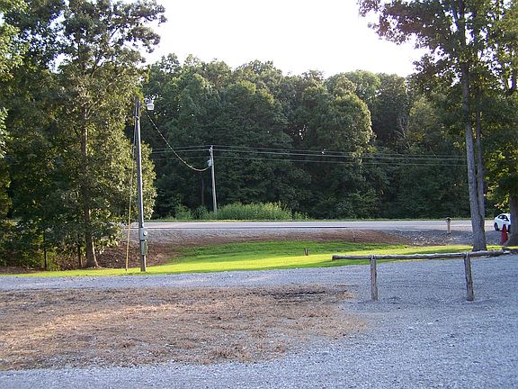 5th image of 598 Eddyville Blacktop Rd