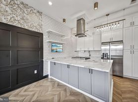 2012 D St NE, Washington, DC