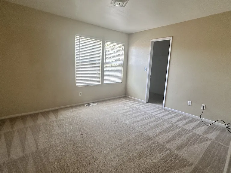 3721 Beam Ave — Photo 6