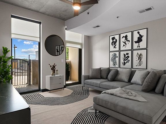 5th image of 1510 Demonbreun St APT 512