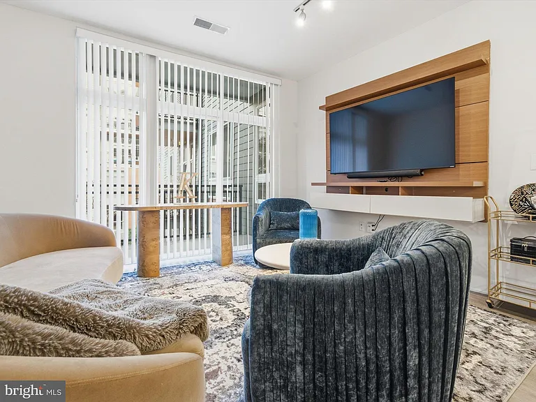 145 Riverhaven Dr #214 — Photo 3