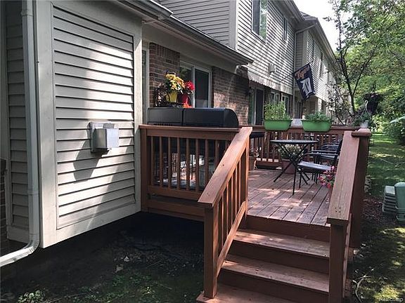 4th image of 162 Legacy Park Cir