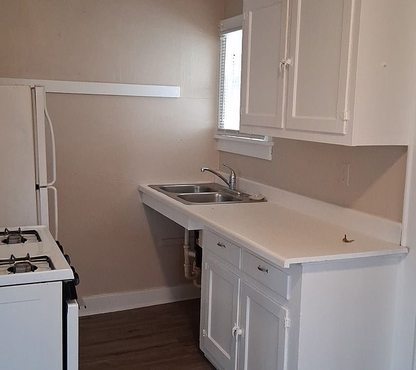 1st image of 110 E 1st St #C