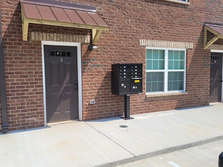 815 Howard St #F — Photo 2