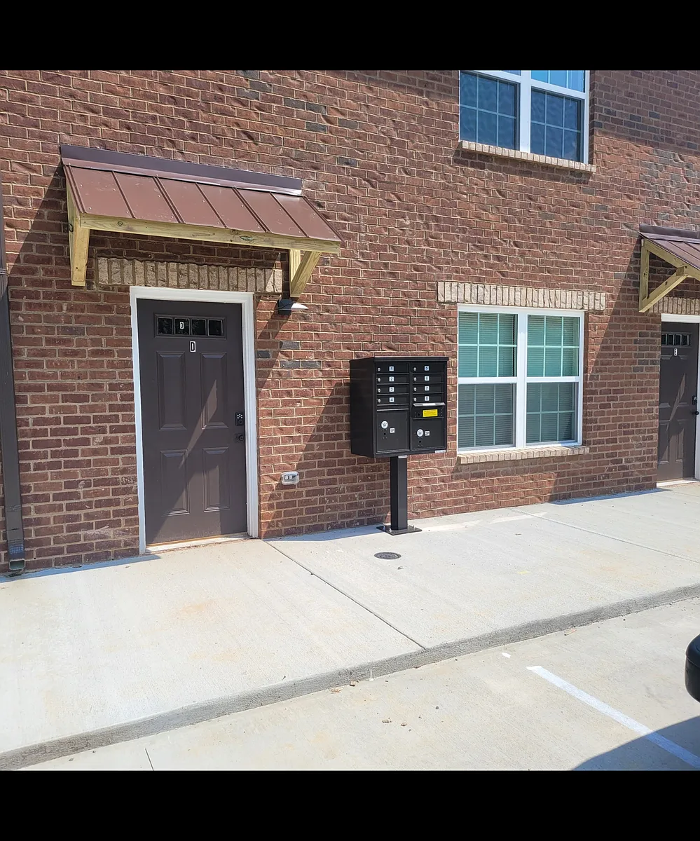 Building Photo - 815 Howard St #F