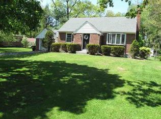 9 Lena Dr, Albany, NY 12203