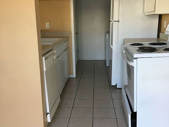 5th image of 1102 Covey Ln APT C