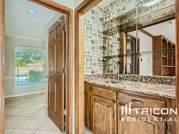 4th image of 1380 Green Hills Ct