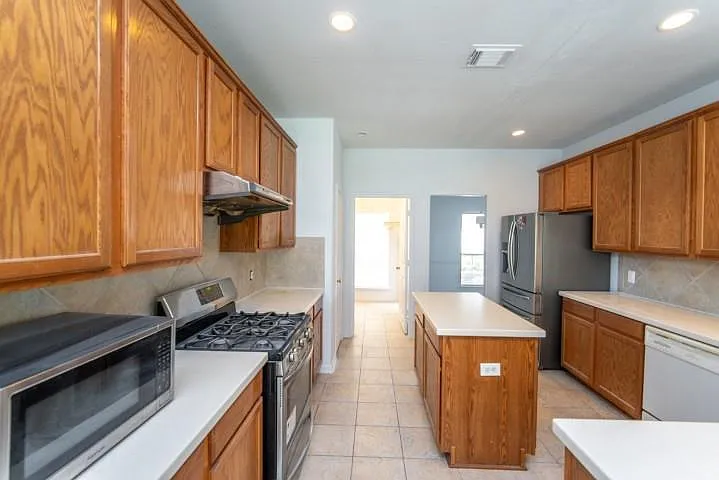 2322 Cool Springs Ln — Photo 17
