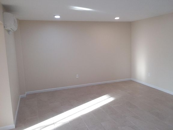 4th image of 2465 Lemoine Ave APT 2