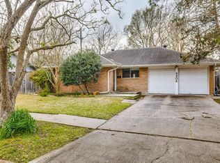 8906 Bob White Dr, Houston, TX 77074