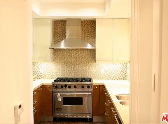 2nd image of 1517 S Bentley Ave APT 101
