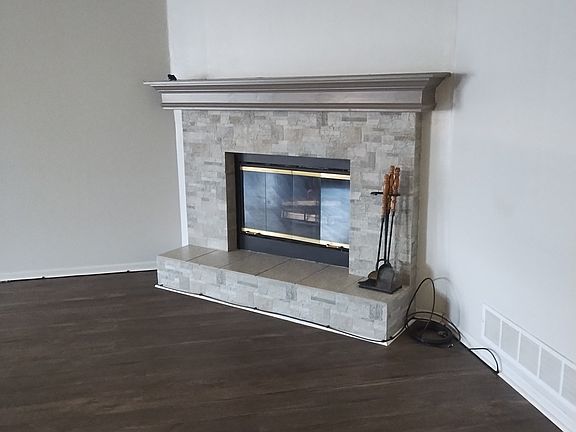 2nd image of 505 NE Brookwood Cir APT C