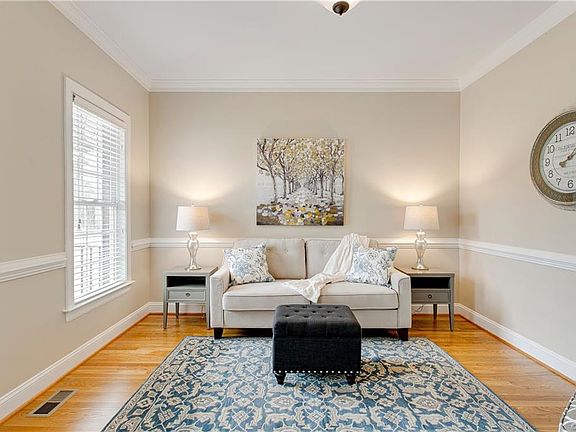 5th image of 1804 Blairs Bluff Ct