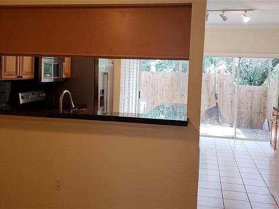 5th image of 292 Winchester Way