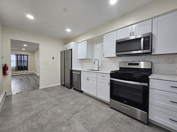 3rd image of 26 Clinton St APT 4A