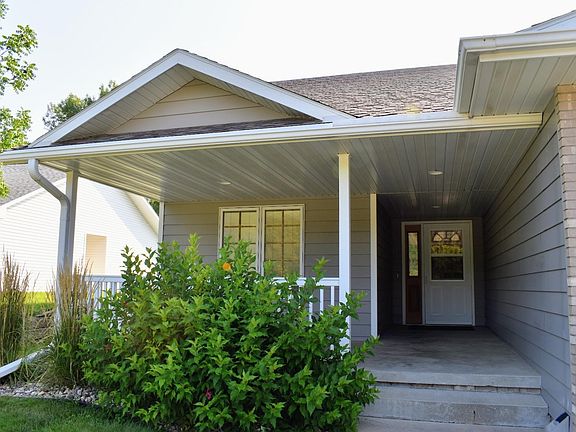 2nd image of 3526 Glen Oaks Blvd