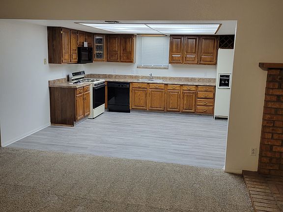 5th image of 9912 N La Jolla Dr