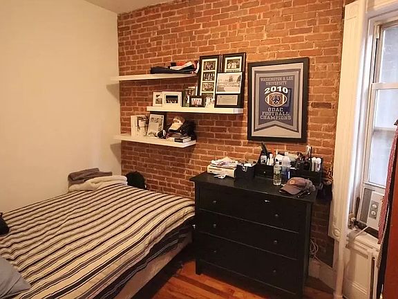 5th image of 43 Jane St APT 4FW